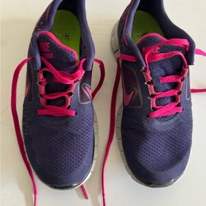 Nike Women's Athletic Shoes in Purple and Pink